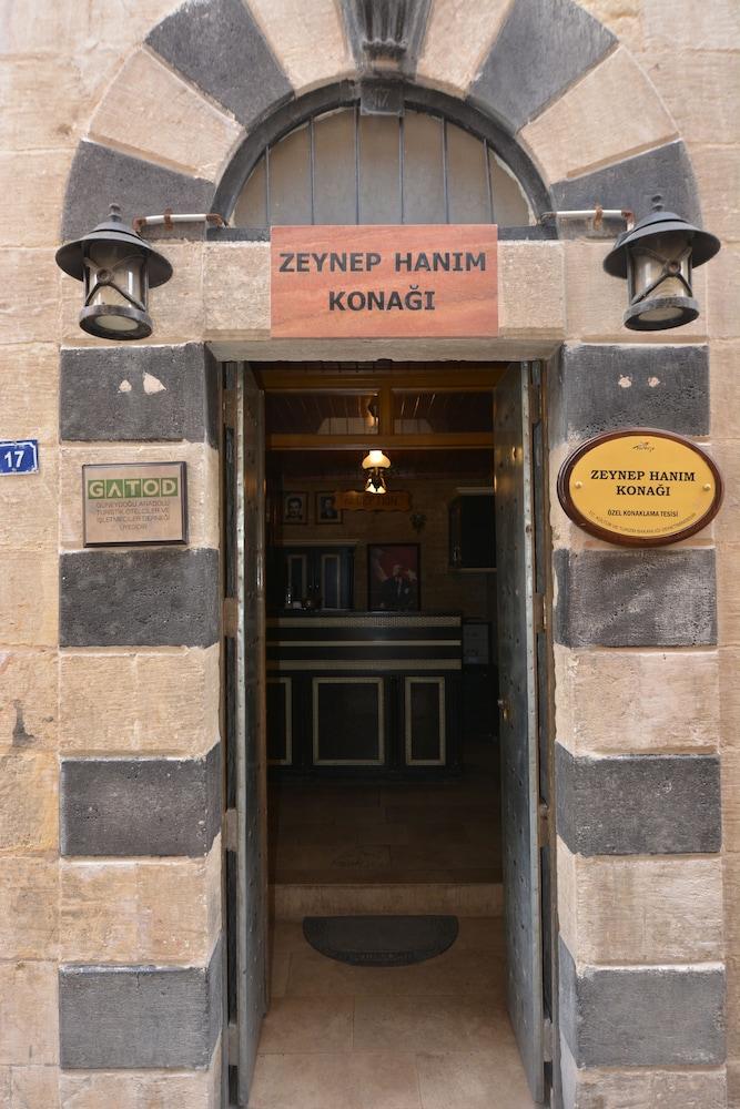 Zeynep Hanim Konagi - Special Class - Featured Image