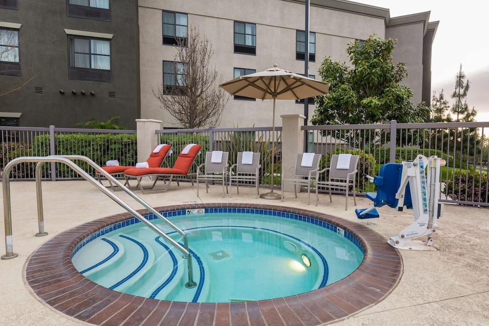 Hampton Inn & Suites San Diego-Poway - Outdoor Spa Tub