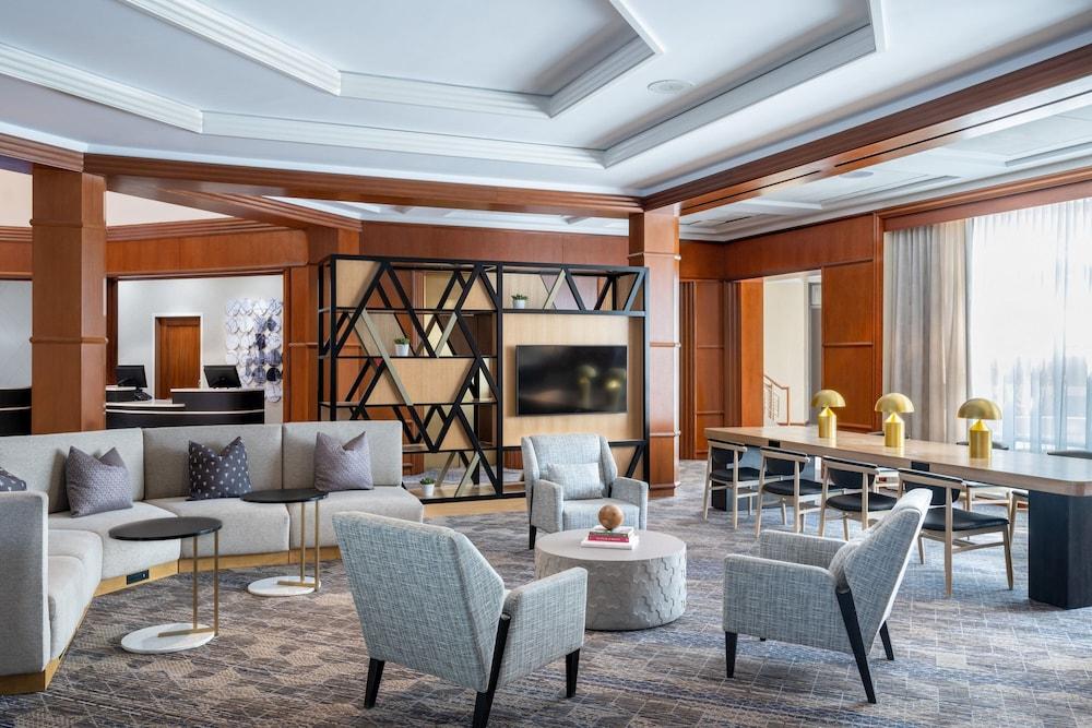 Sheraton Boston Needham Hotel - Lobby Lounge