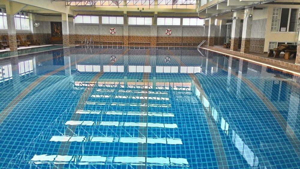 AC Sport Village - Indoor Pool