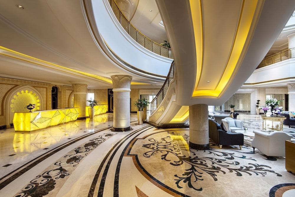 Ezdan Palace Hotel - Interior