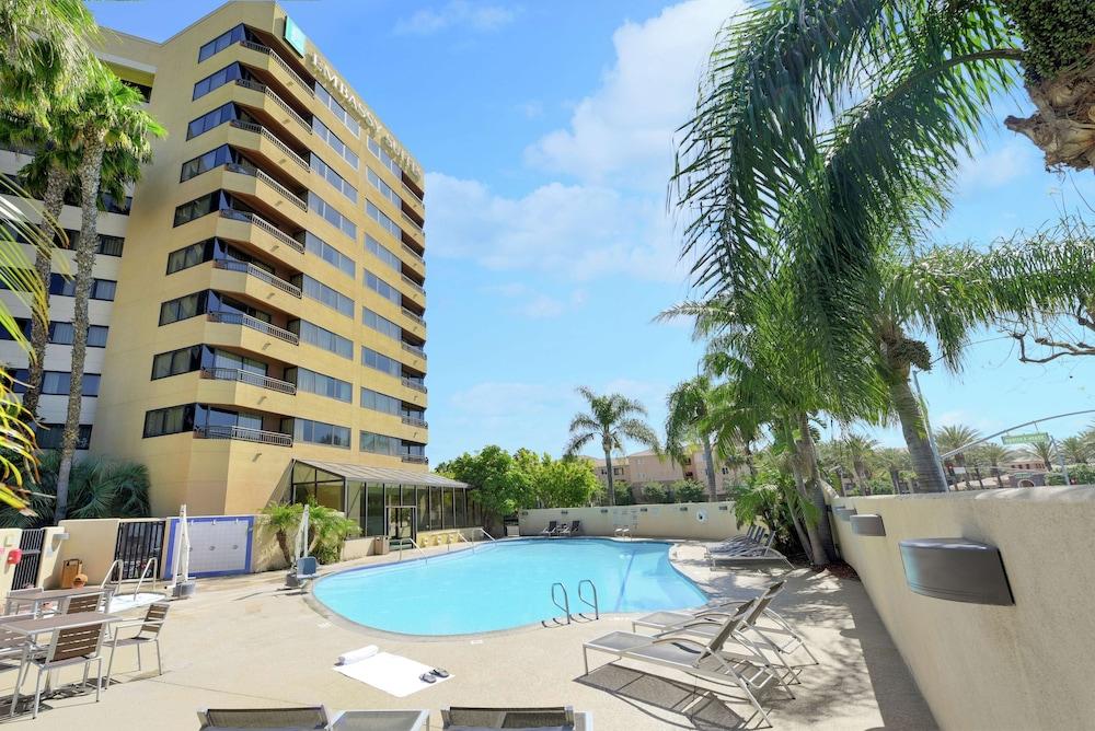 Embassy Suites by Hilton Anaheim Orange - Outdoor Pool