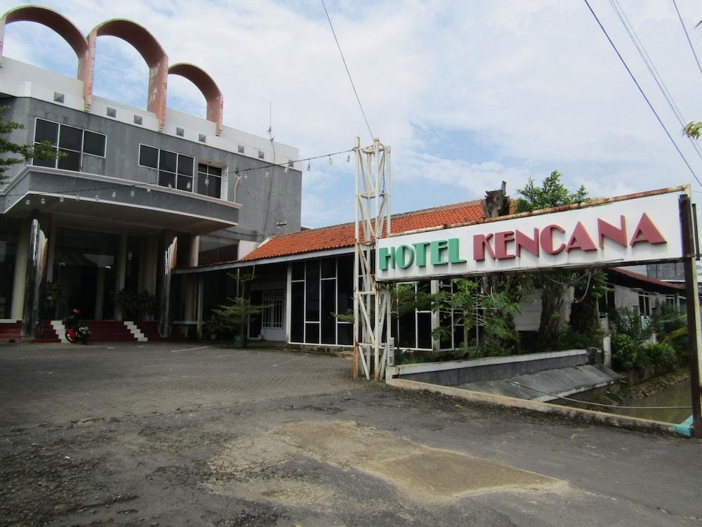 Hotel Kencana Jaya - Featured Image