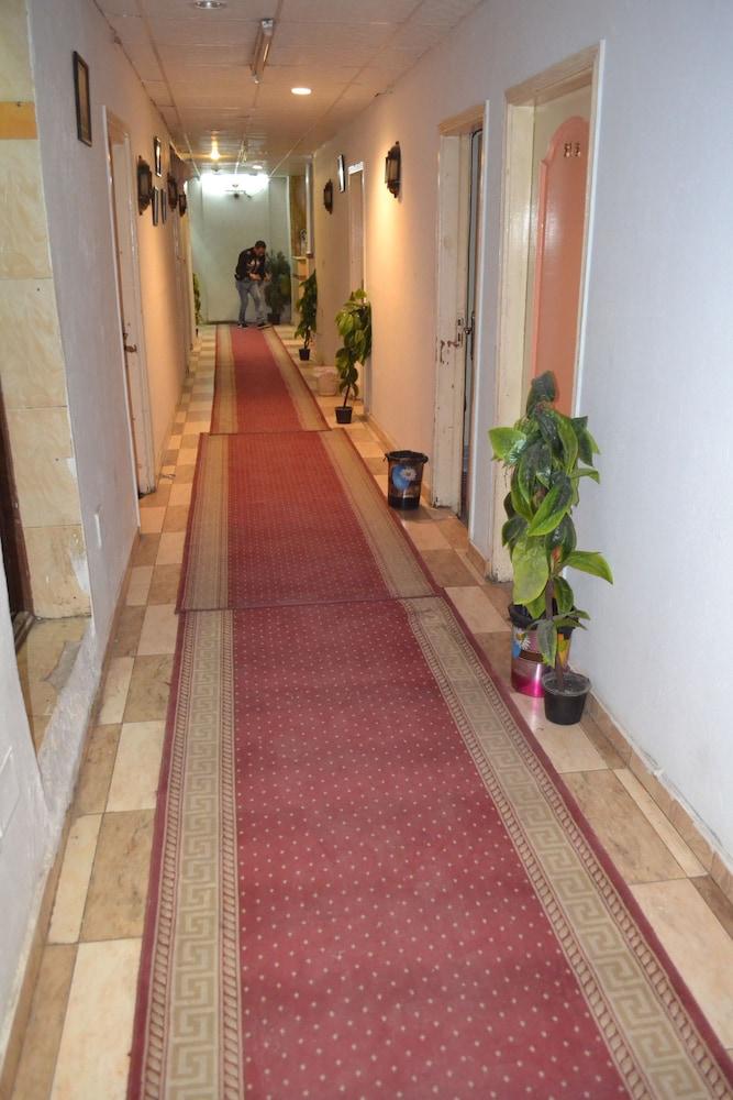 Cairo Stars Hostel - Interior Entrance