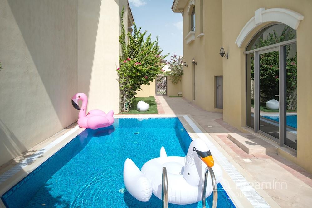 Dream Inn Dubai - Signature Villa - Outdoor Pool