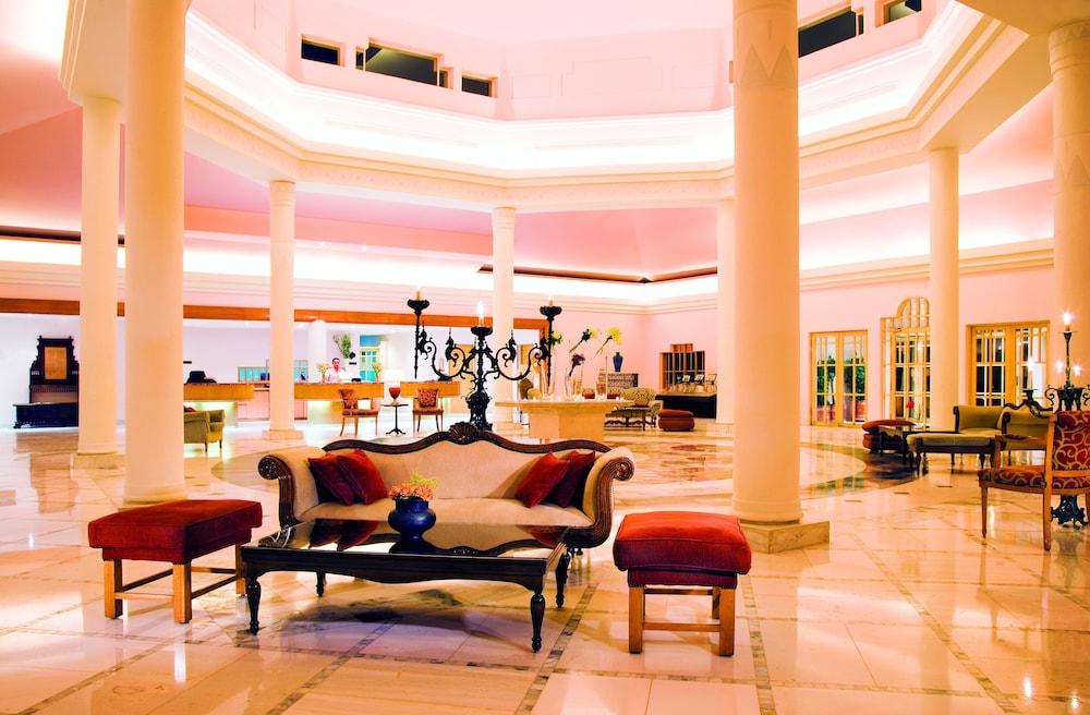 Mövenpick Resort & Spa El Gouna - Lobby Sitting Area