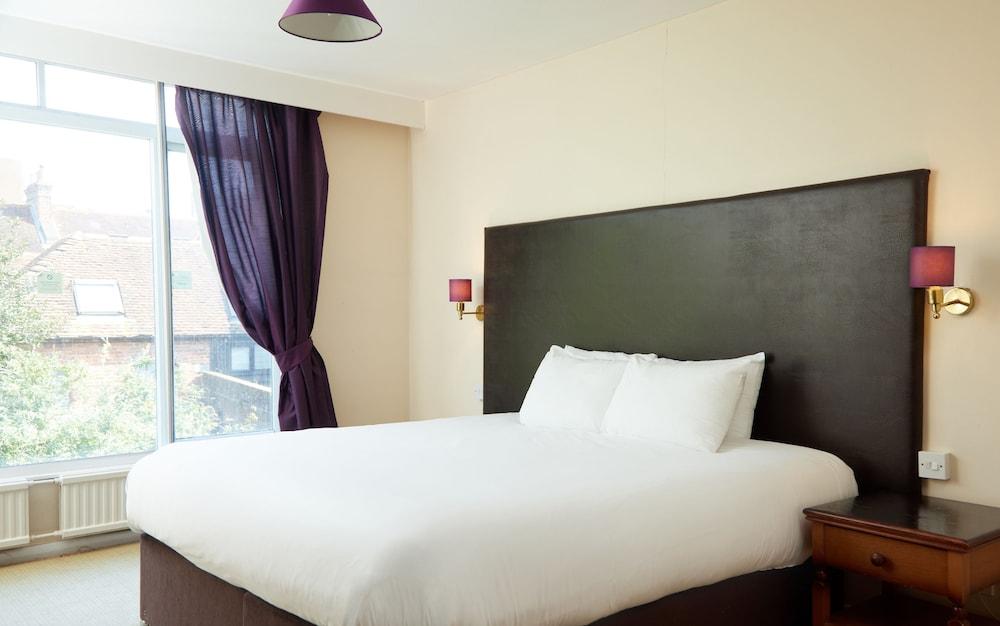 Bear Hotel Havant by Greene King Inns - Room