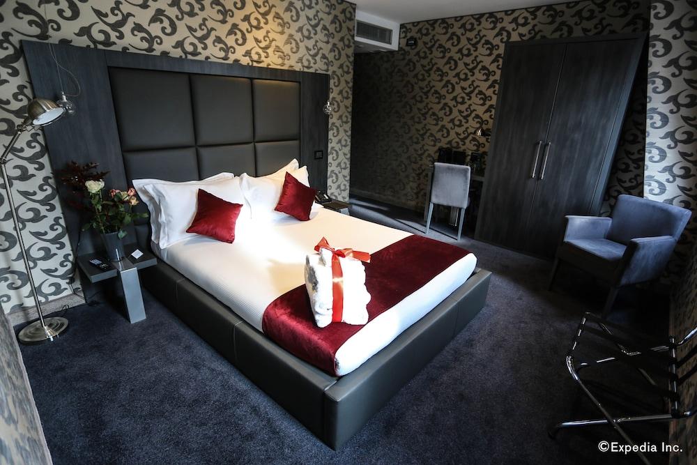 The Bryson Hotel - Room
