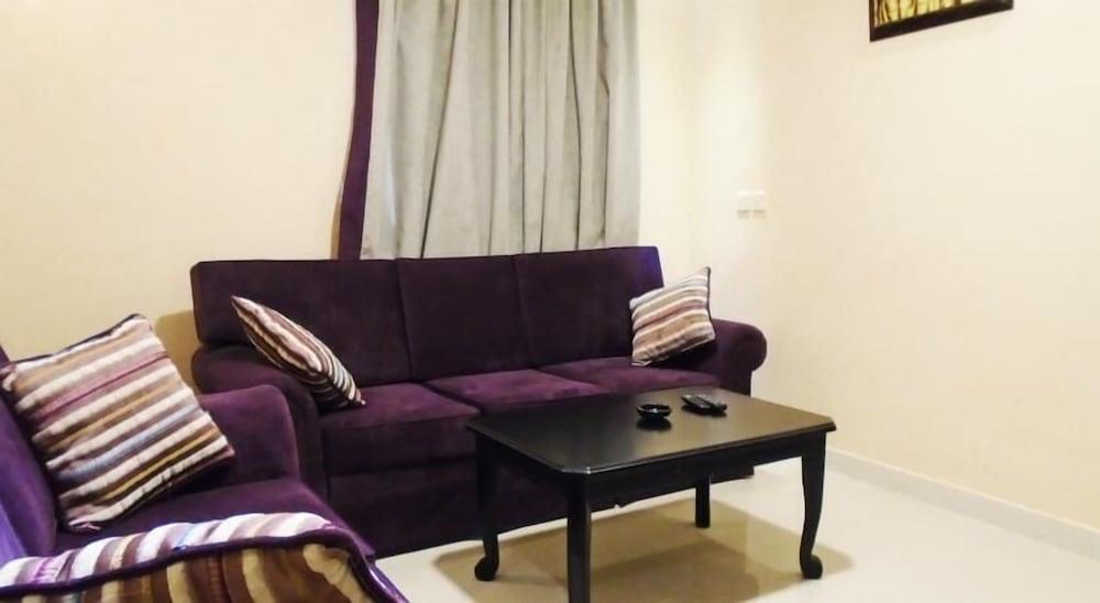 Masaken Al Naifat Furnished Units - Living Area