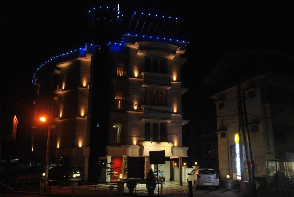 Srivar Hotels - Exterior