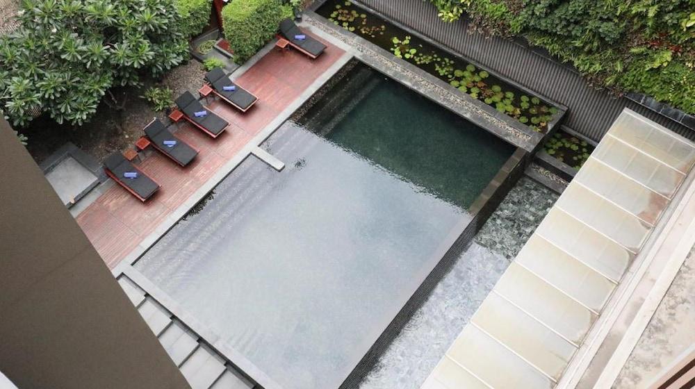 Arcadia Suites Bangkok - Pool