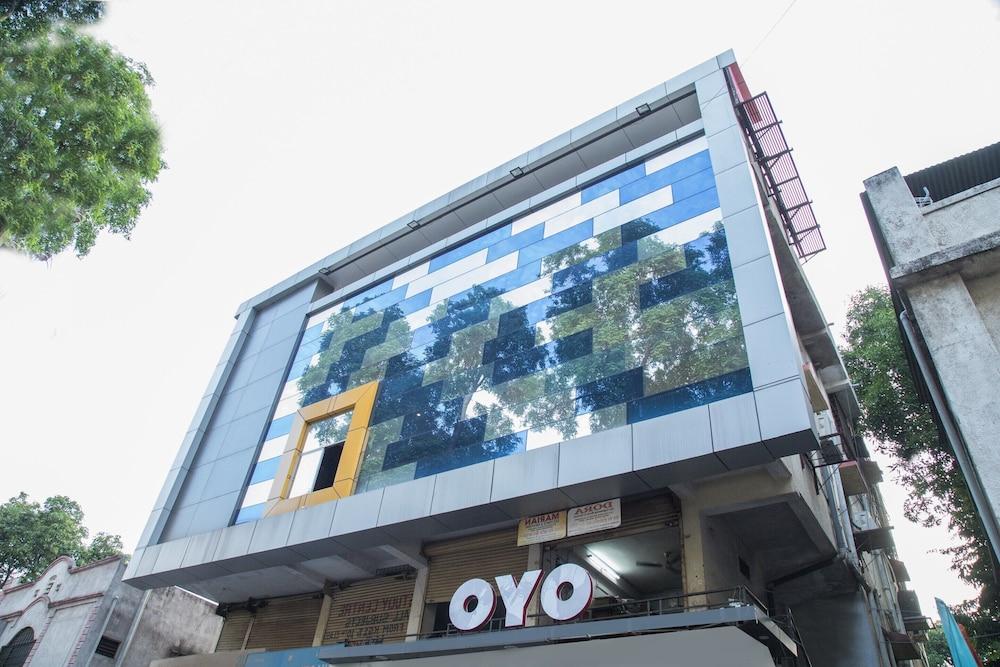 OYO 4381 Hotel Parashar - Featured Image
