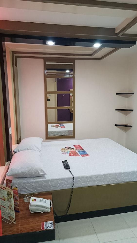 Hotel Sogo Santolan - Room