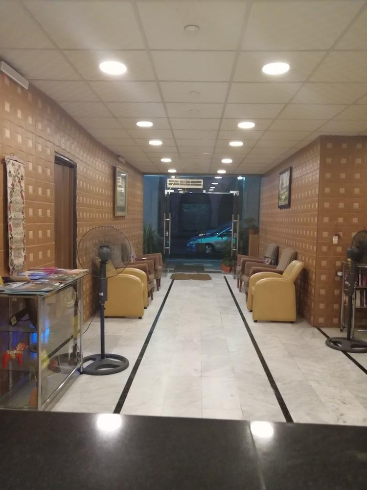 Al-Houriat Hotel - Lobby
