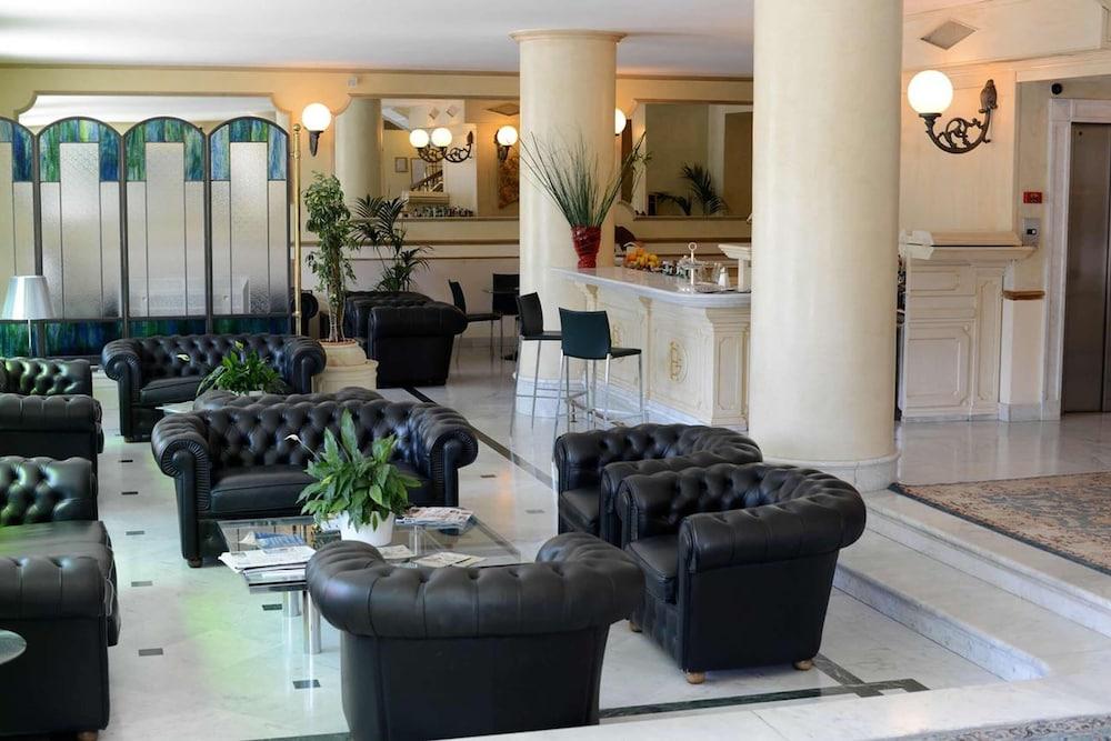 Hotel Goya - Lobby Lounge