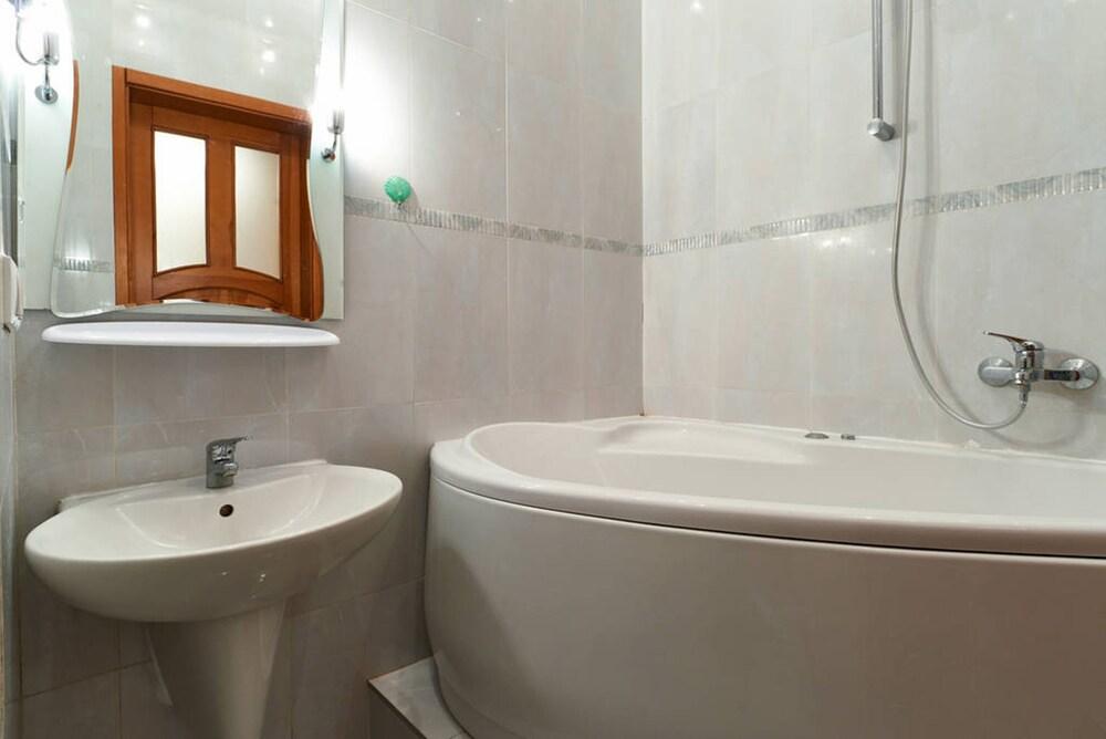 Home-Hotel Mikhaylovskiy per. 9B-1 - Bathroom