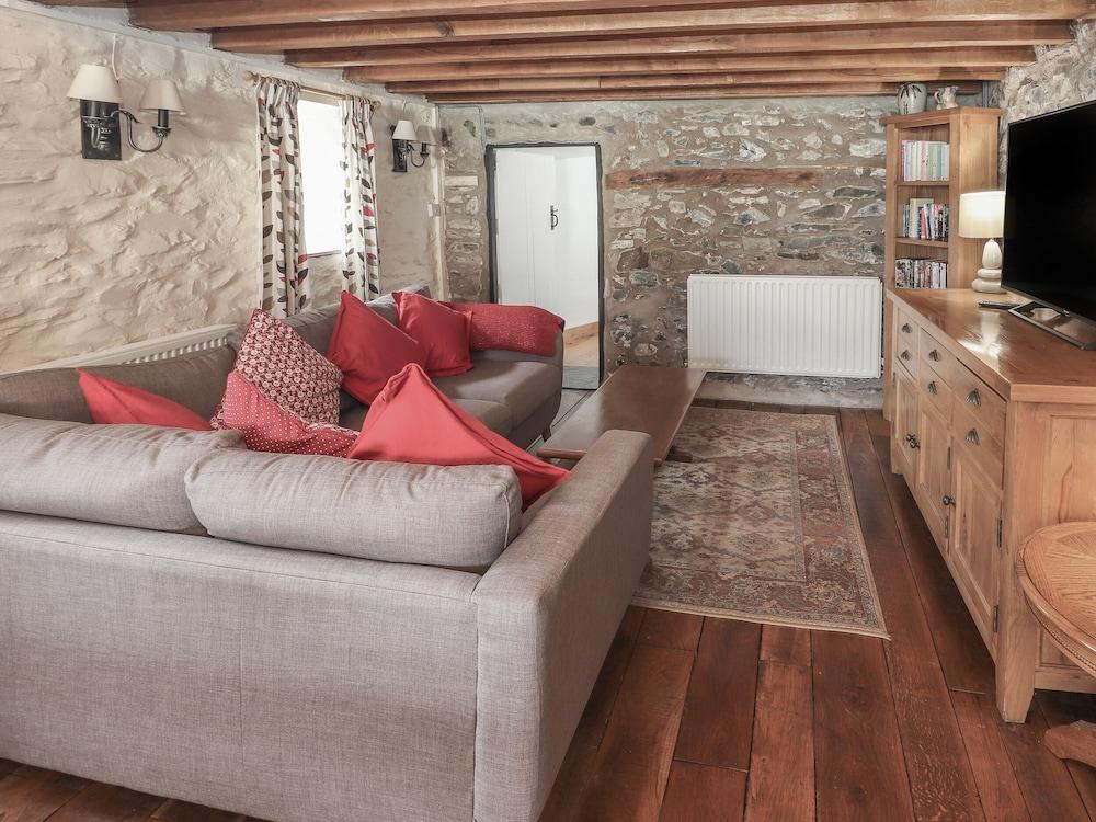 Dovetail Cottage - Interior