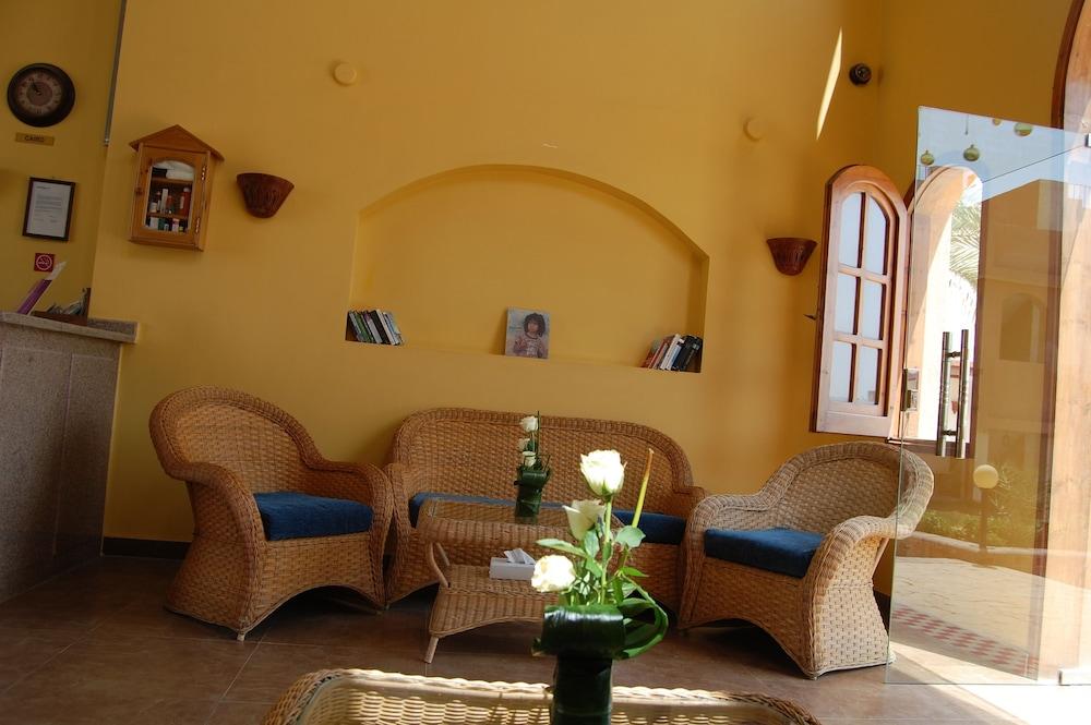 Sheikh Ali Dahab Resort - Lobby Sitting Area