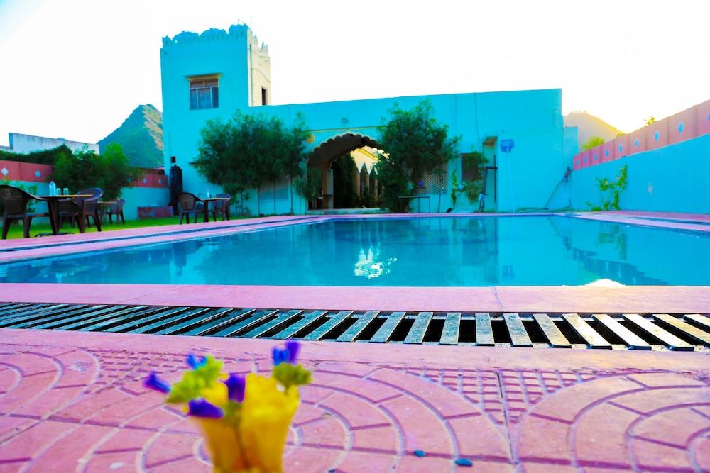 Hotel Mewad Haveli Pushkar - Outdoor Pool