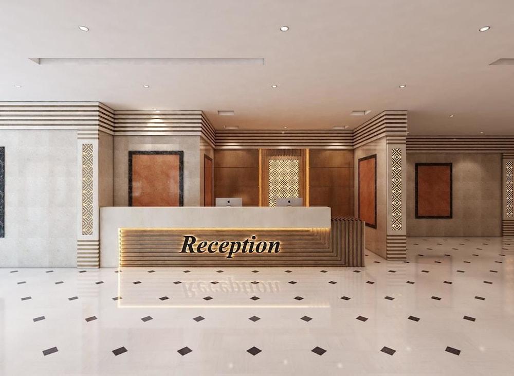 Almakan Hotel 108 - Reception