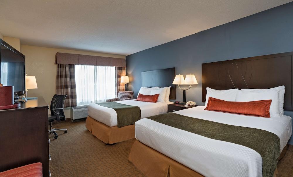 Best Western Plus Hotel & Conference Center - Room