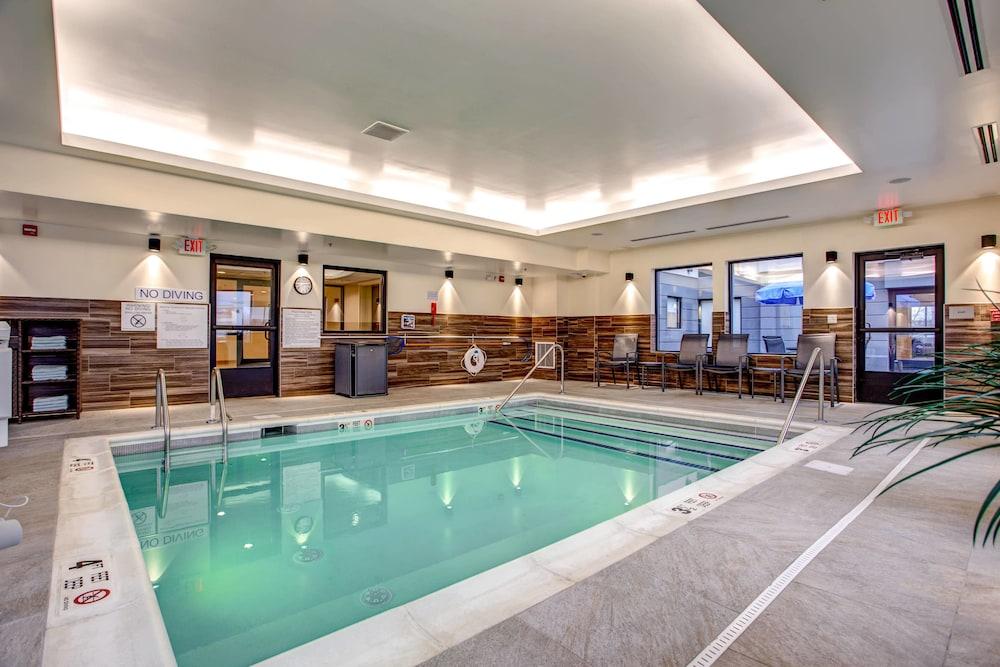Fairfield Inn & Suites Springfield Holyoke - Pool