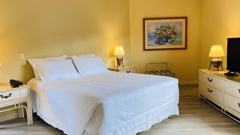 Hotel La Quinta - Featured Image