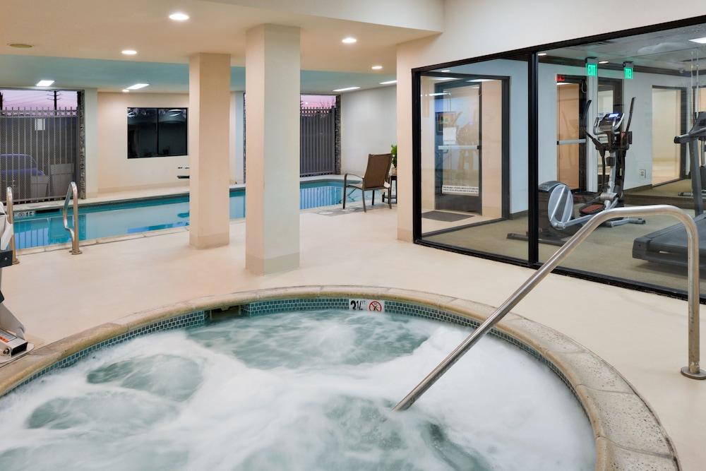Hotel Chino Hills - Indoor Pool