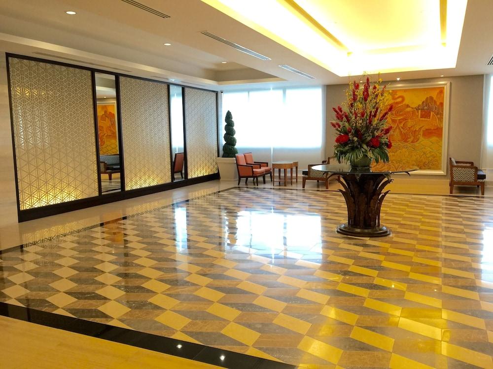 Indra Regent Hotel - Lobby