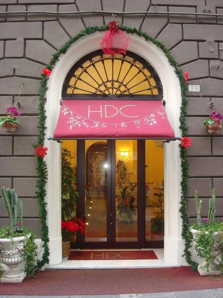 Hotel Dina - Exterior