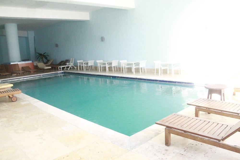 Le Vendôme Hotel - Indoor Pool