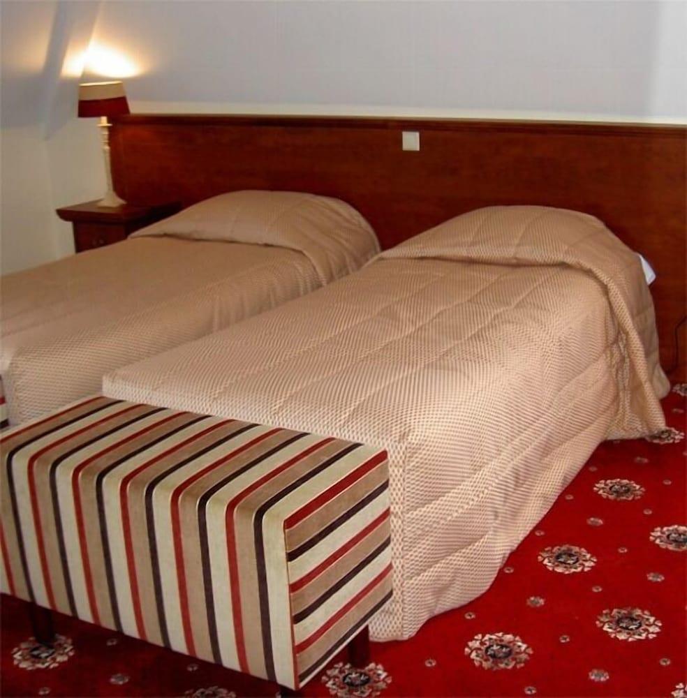 Hotel De Kroon - Room