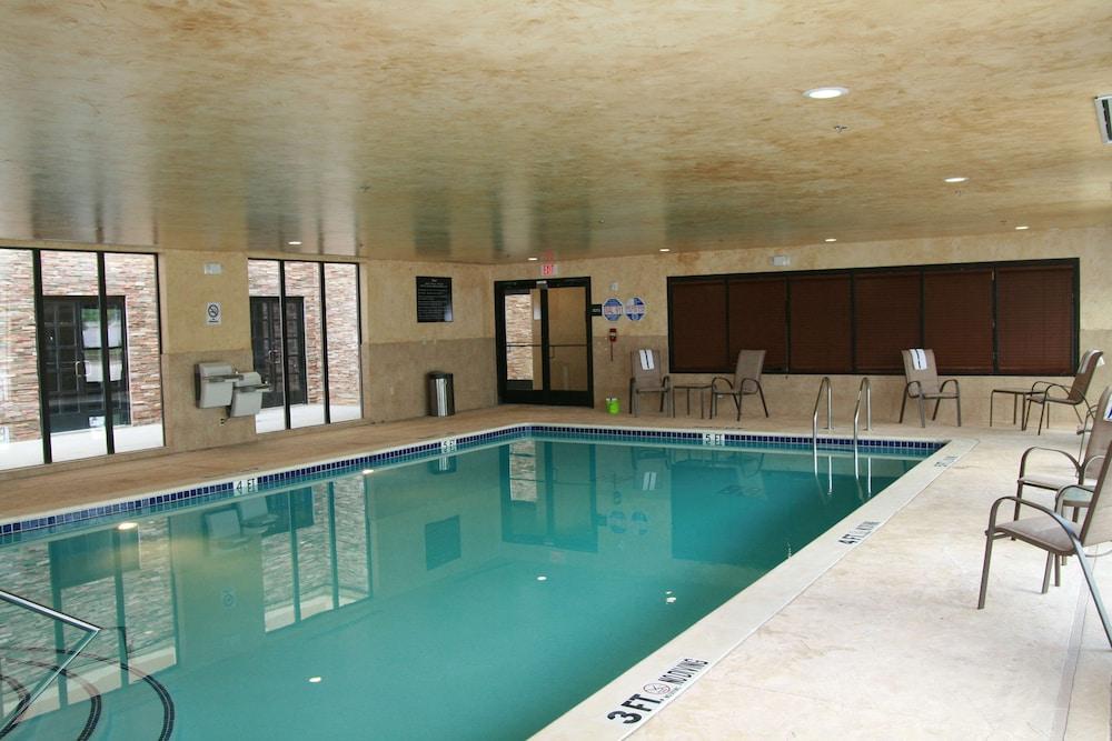 Hampton Inn & Suites Dallas Arlington N Entertainment Dist. - Pool