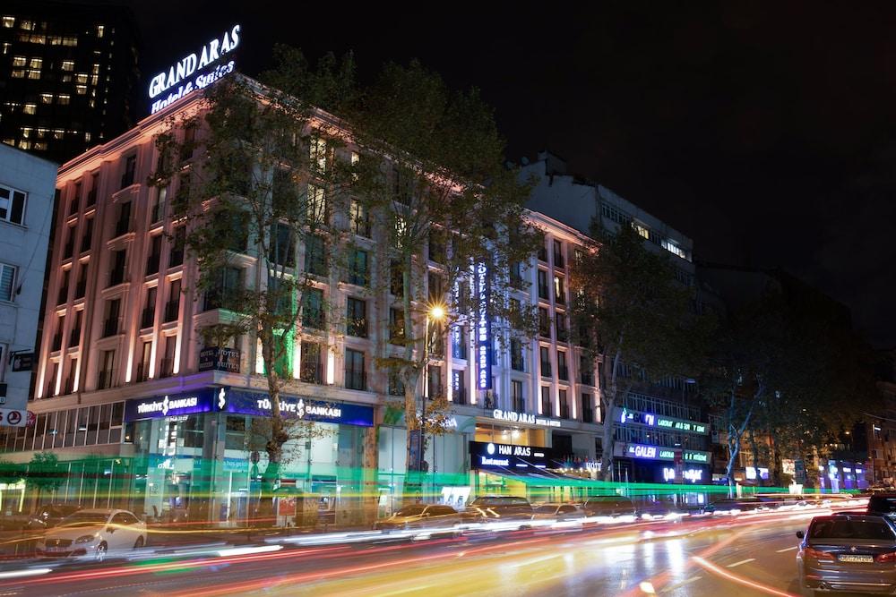 Grand Aras Hotel & Suites - Featured Image