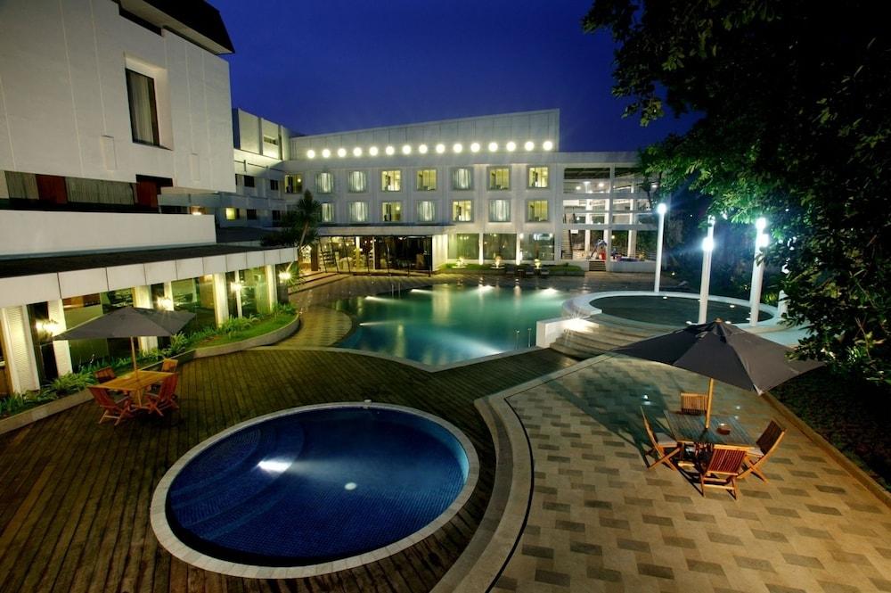 Grandkemang Hotel - Outdoor Pool