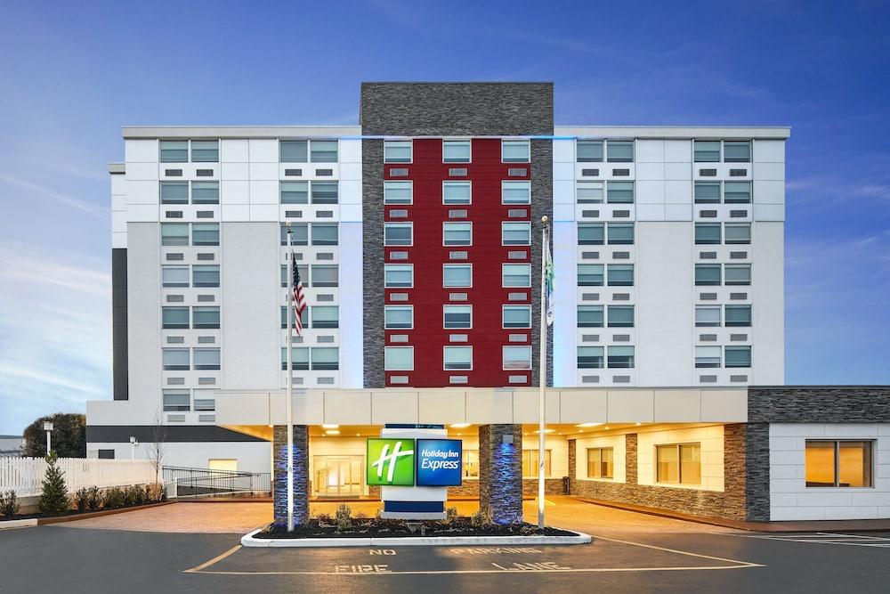 Holiday Inn Express Richmond - Midtown, an IHG Hotel - Exterior