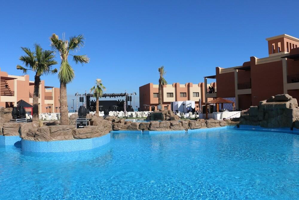 Aquamarine Kuwait Resort - Outdoor Pool
