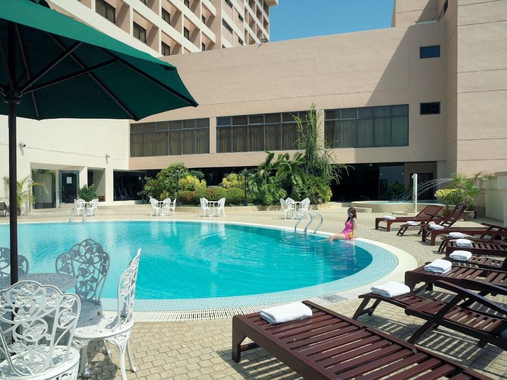 Bayview Hotel Melaka - Pool