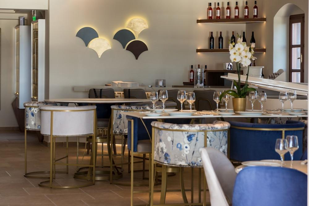 La Maltese Caldera Concept - Lobby Lounge