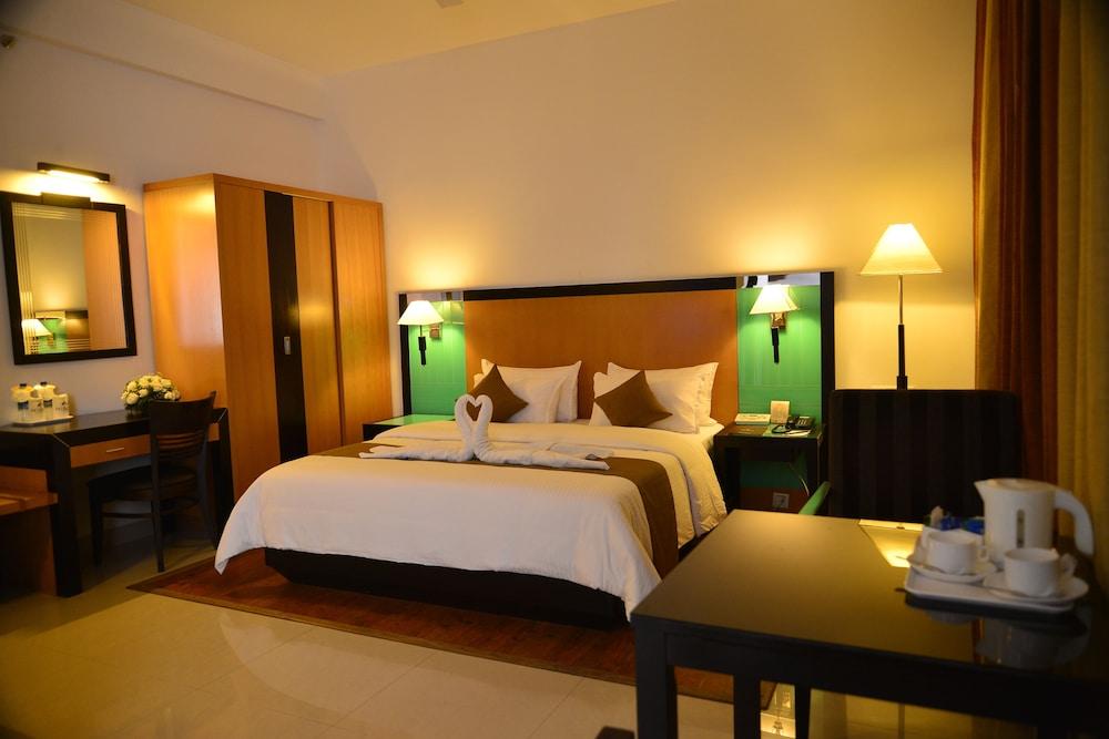 The Mercy Luxury Business Hotel - Room