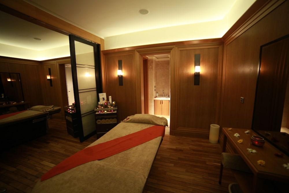 Divan Istanbul - Treatment Room
