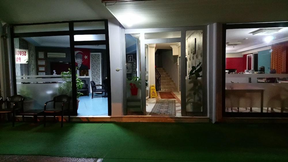 White Cat Sevgi Otel - Interior Entrance