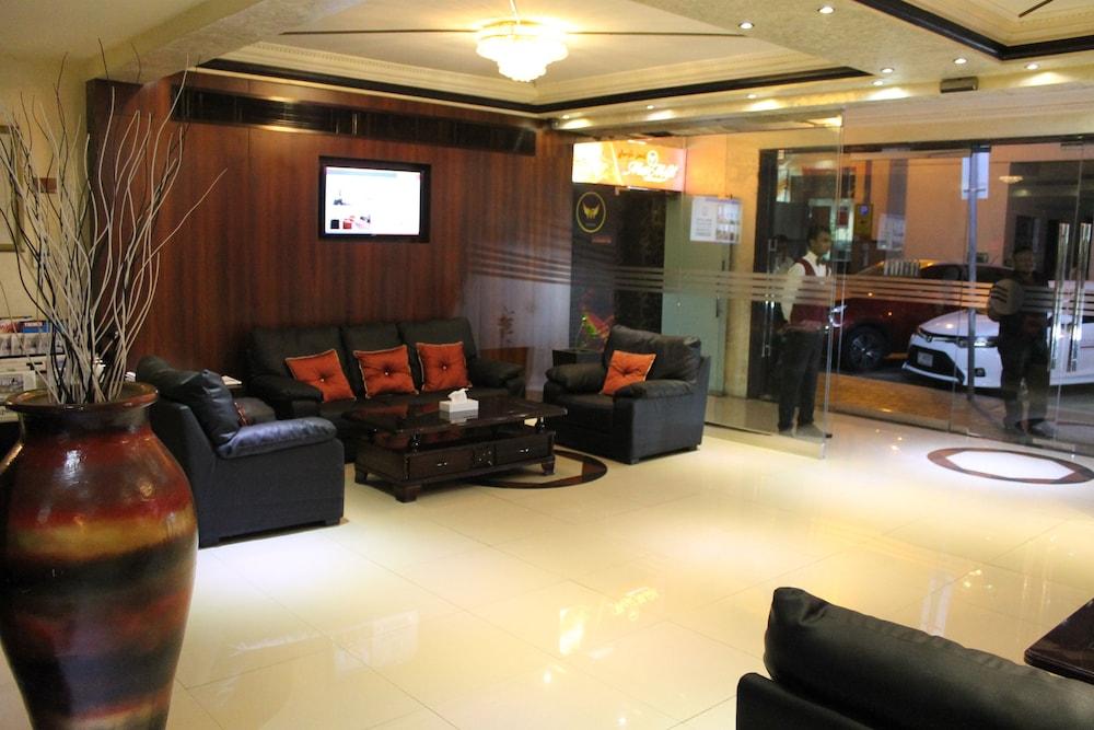 Fortune Karama Hotel - Lobby Sitting Area