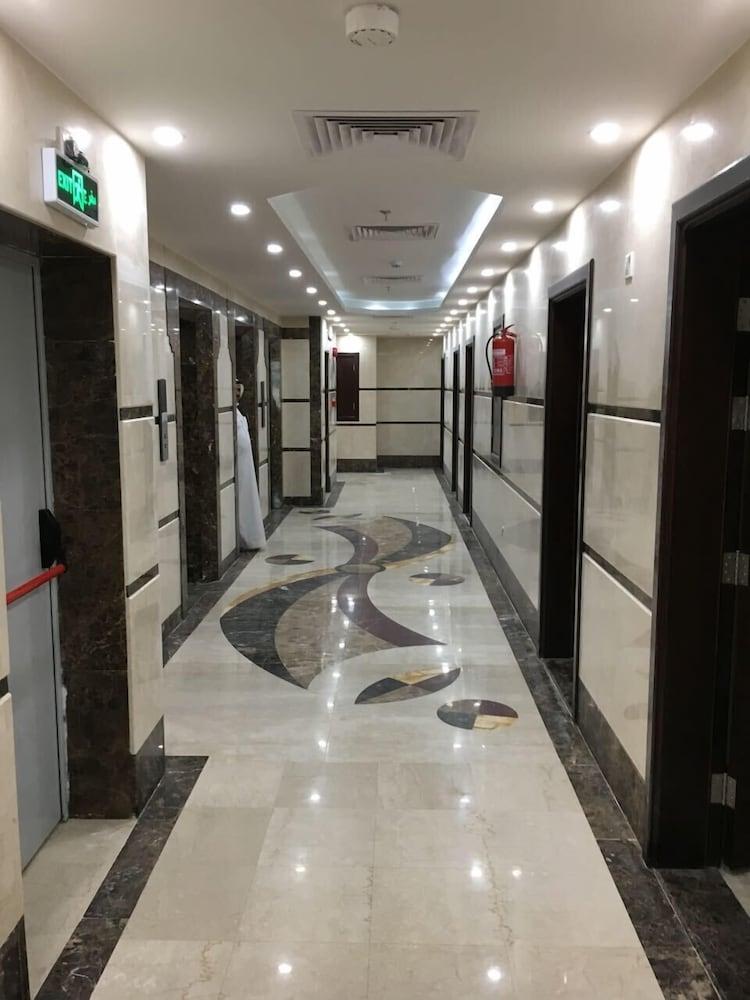 Diyar Al-Mashaer Hotel - Hallway