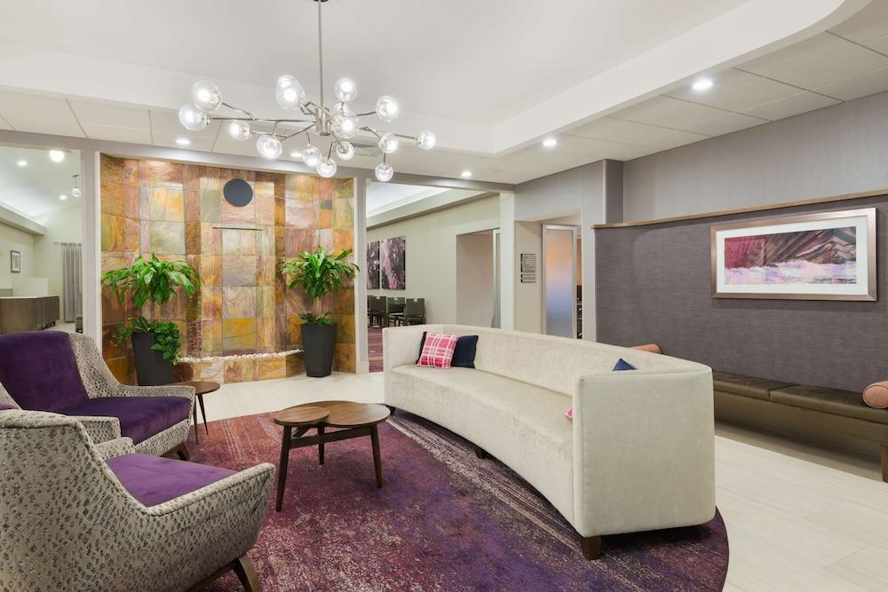 Homewood Suites by Hilton® Orlando-UCF Area - Lobby