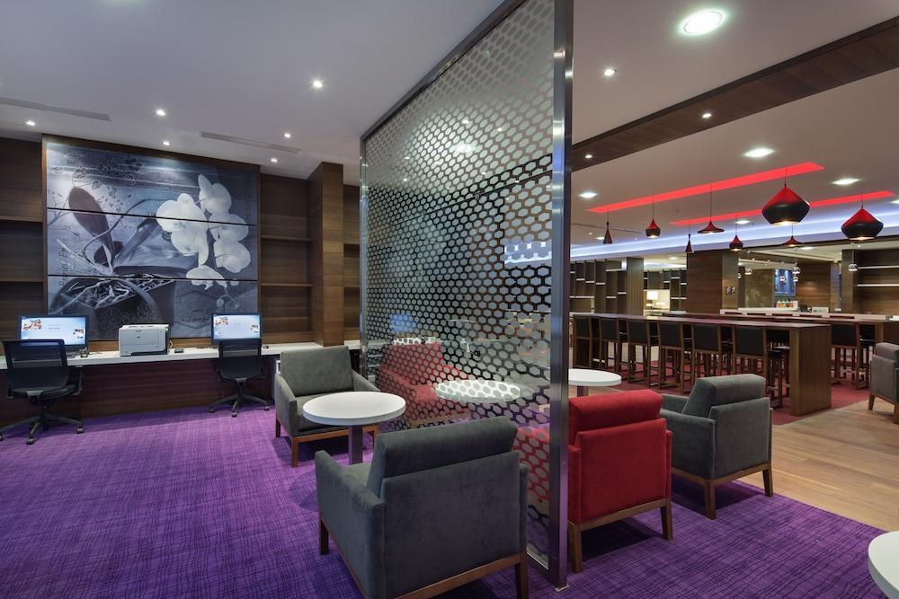 هامتون باي هيلتون إسطنبول كاياسهير - Lobby Lounge