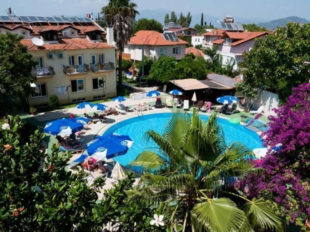 Metin Hotel - Pool