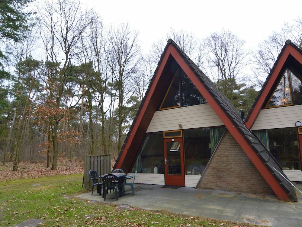 Lovely Holiday Home in Limburg Amid Lush Forest - Featured Image