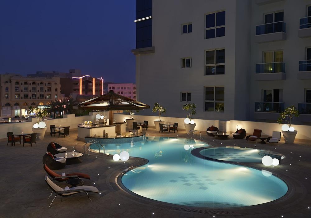 Hyatt Place Dubai Jumeirah Residences - Pool