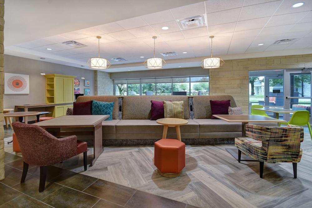 Home2 Suites by Hilton East Hanover - Lobby